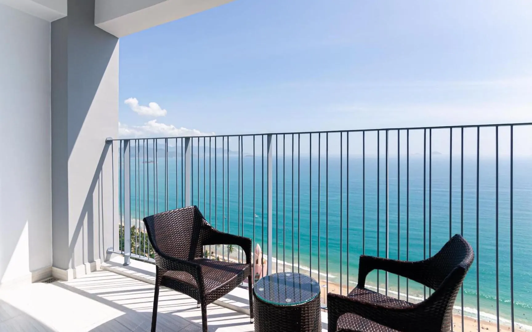 Oceanfront Grand Panorama Lejlighedshotel Nha Trang