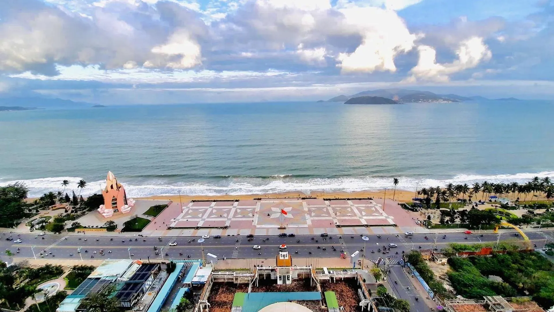 Oceanfront Grand Panorama Lejlighedshotel Nha Trang