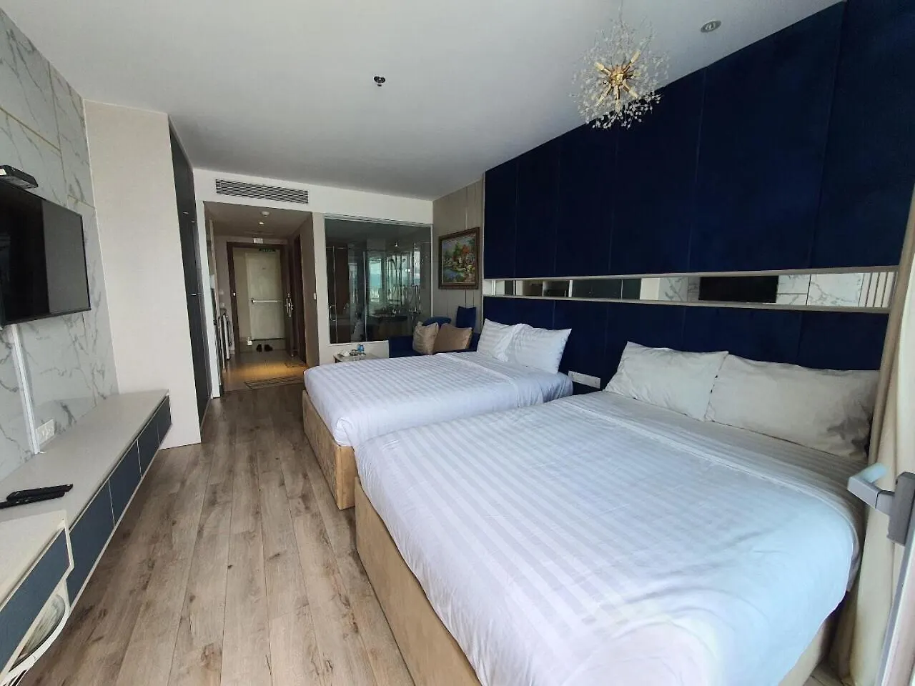 Oceanfront Grand Panorama Lejlighedshotel Nha Trang