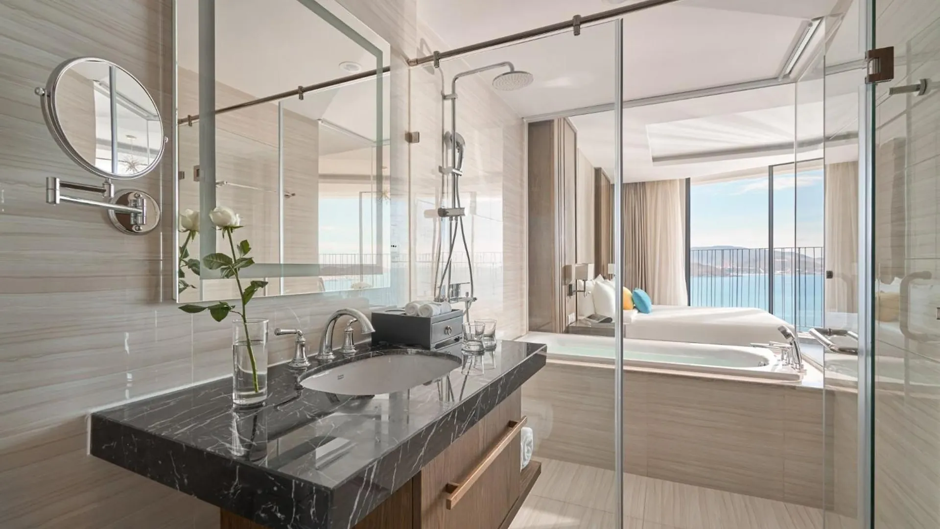 Oceanfront Grand Panorama Lejlighedshotel Nha Trang 0*,