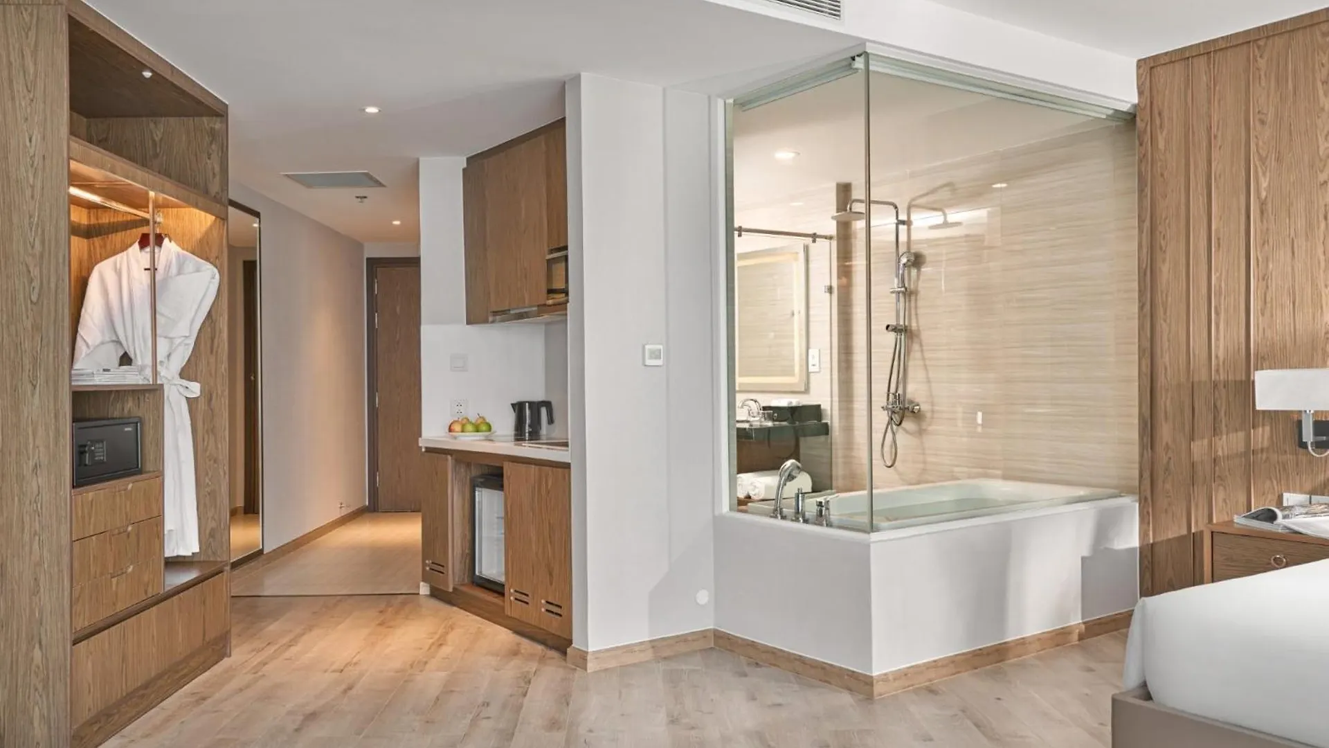 Oceanfront Grand Panorama Lejlighedshotel Nha Trang