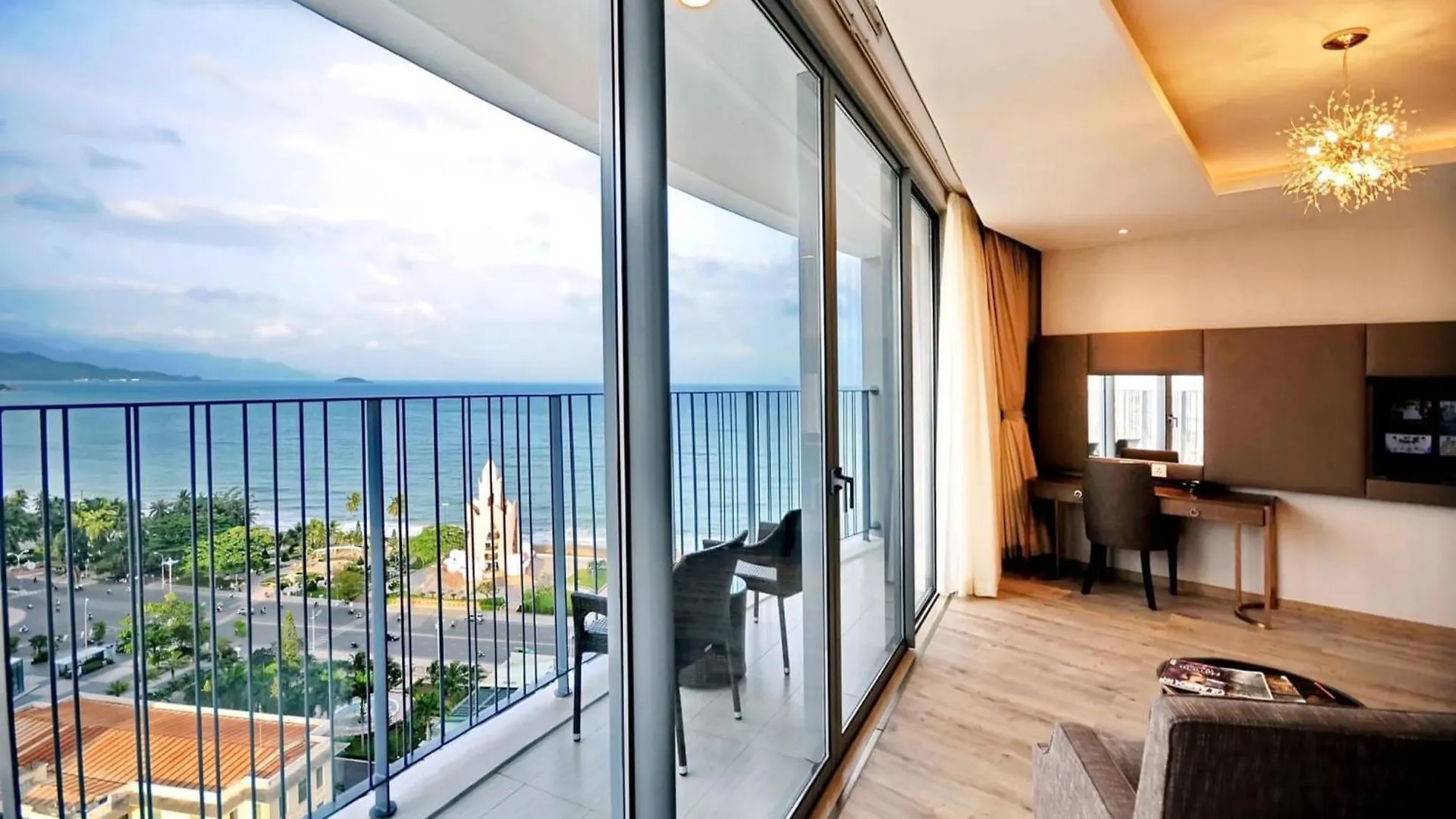 Oceanfront Grand Panorama Lejlighedshotel Nha Trang Vietnam
