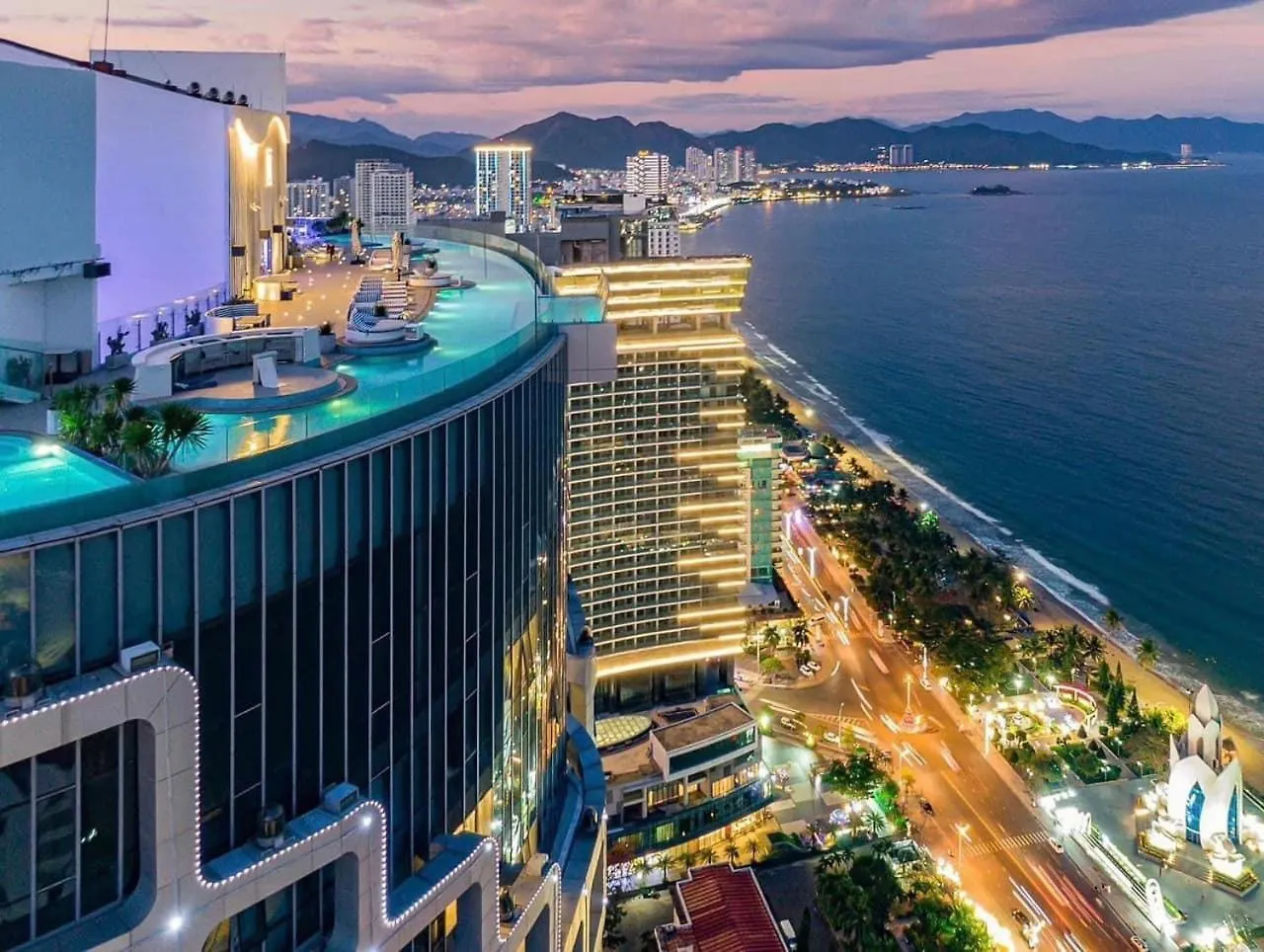 Oceanfront Grand Panorama Lejlighedshotel Nha Trang