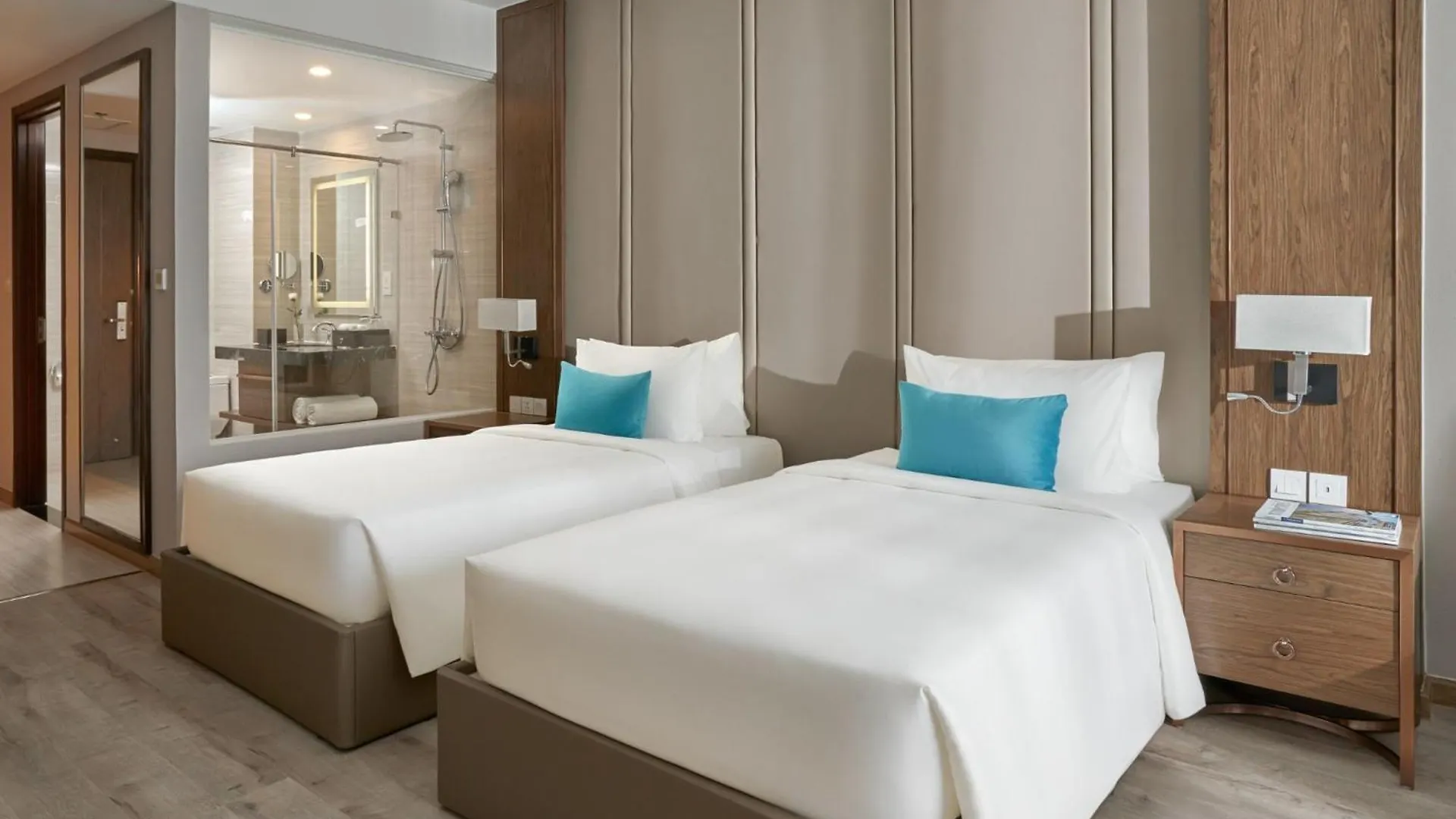 Oceanfront Grand Panorama Lejlighedshotel Nha Trang 0*,