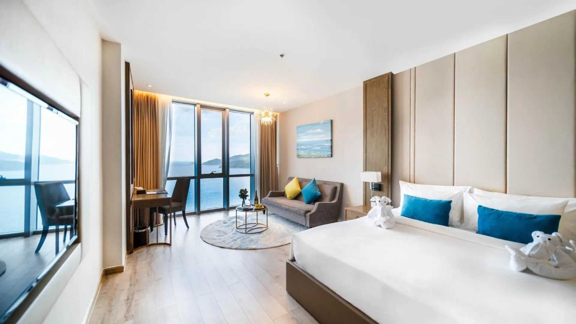 Oceanfront Grand Panorama Lejlighedshotel Nha Trang